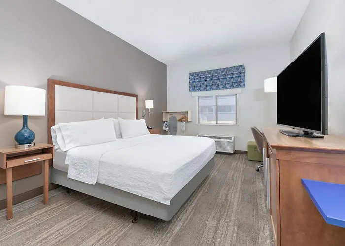 Hampton Midtown Downtown Area Hotel