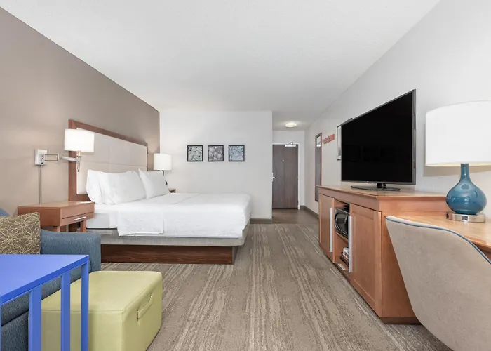 Hampton Midtown Downtown Area Hotel 3*