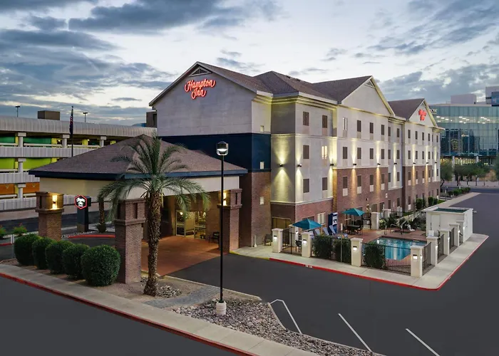 Hampton Midtown Downtown Area Hotel 3*